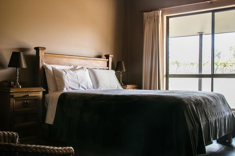 Ironstone Estate Lovedale - Accommodation Gladstone 22