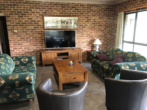 Ironstone Estate Lovedale - Accommodation Gladstone 1