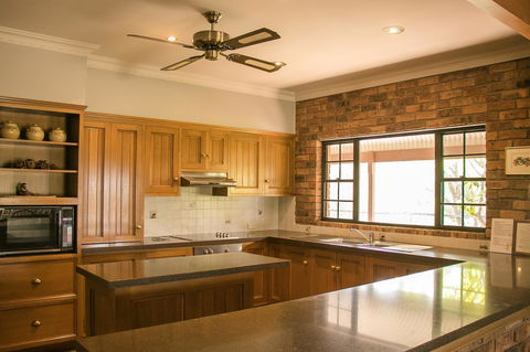 Ironstone Estate Lovedale - Accommodation Gladstone 4