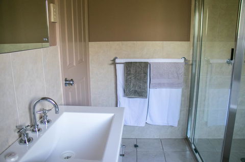 Ironstone Estate Lovedale - Accommodation Gladstone 27
