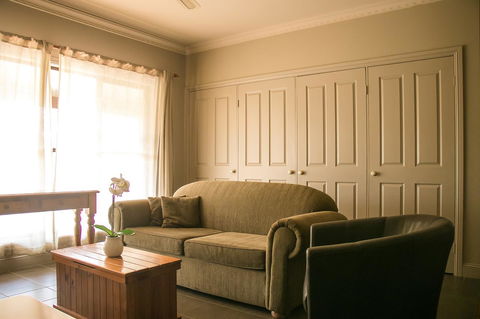Ironstone Estate Lovedale - Accommodation Gladstone 14