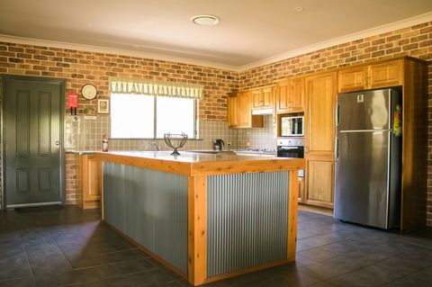 Ironstone Estate Lovedale - Accommodation Gladstone 24