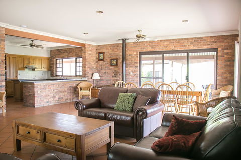 Ironstone Estate Lovedale - Accommodation Gladstone 19