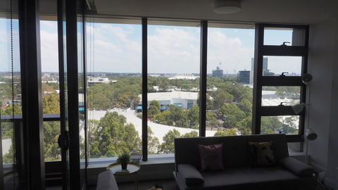 Skygarden Olympic Park View 2 Bedroom Apartment - Accommodation Gladstone 21
