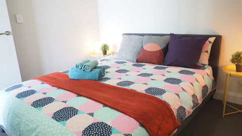 Skygarden Olympic Park View 2 Bedroom Apartment - Accommodation Gladstone 34