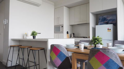 Skygarden Olympic Park View 2 Bedroom Apartment - Accommodation Gladstone 41