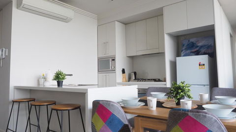 Skygarden Olympic Park View 2 Bedroom Apartment - Accommodation Gladstone 42