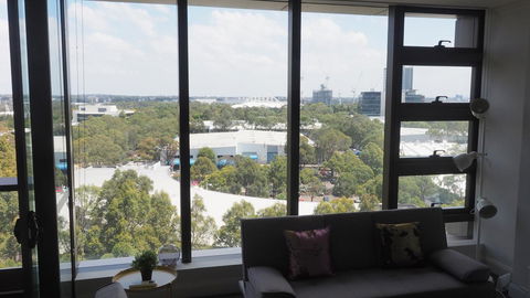 Skygarden Olympic Park View 2 Bedroom Apartment - Accommodation Gladstone 23