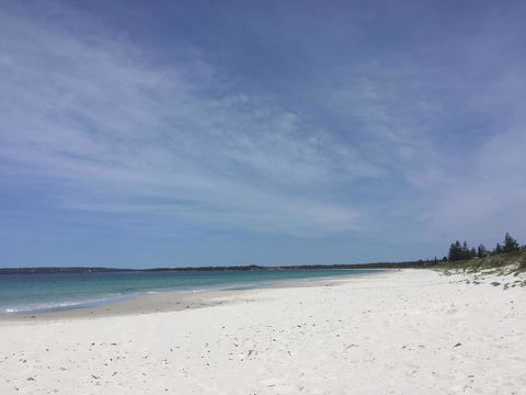 Hayes Beach House I Award Winner I 4 Mins To Beach - Accommodation Gladstone 20