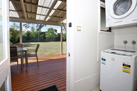 Hayes Beach House I Award Winner I 4 Mins To Beach - Accommodation Gladstone 15