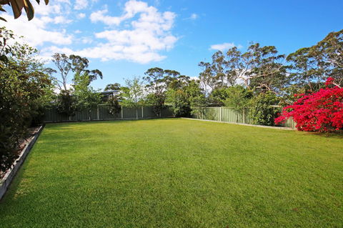 Hayes Beach House I Award Winner I 4 Mins To Beach - Accommodation Gladstone 21