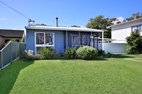 Hayes Beach House I Award Winner I 4 Mins To Beach - Accommodation Gladstone 19