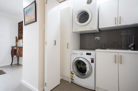 Armidale Cottage - House 2 - Accommodation Gladstone 14