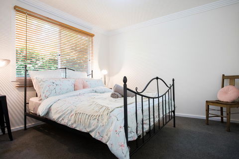 Armidale Cottage - House 2 - Accommodation Gladstone 23