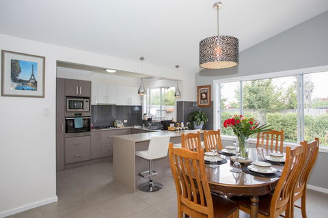 Armidale Cottage - House 2 - Accommodation Gladstone 18