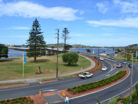 Oxley 8 At Tuncurry - Accommodation Gladstone 3