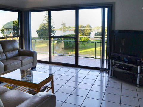 Oxley 8 At Tuncurry - Accommodation Gladstone 5