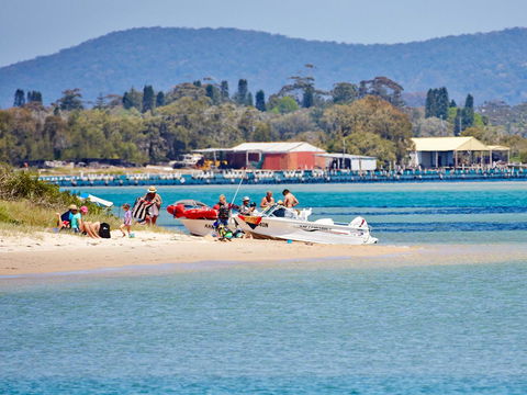 Oxley 8 At Tuncurry - Accommodation Gladstone 6