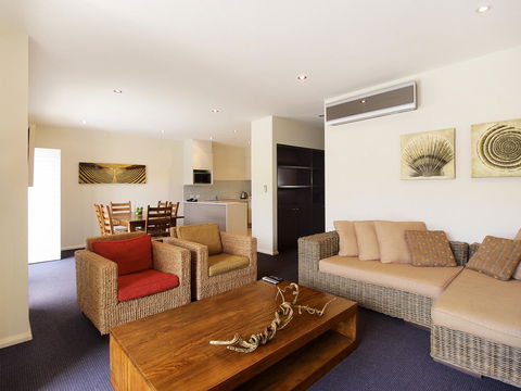 Oaks Port Stephens Pacific Blue Resort - Accommodation Gladstone 5