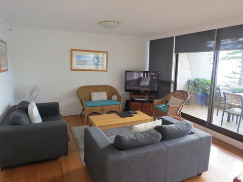 Manly Paradise Motel & Apartments - Accommodation Gladstone 25