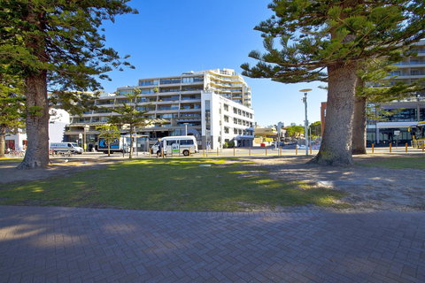 Manly Paradise Motel & Apartments - Accommodation Gladstone 20