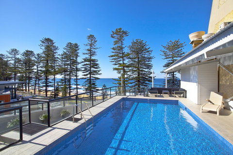 Manly Paradise Motel & Apartments - Accommodation Gladstone 2