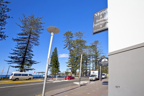 Manly Paradise Motel & Apartments - Accommodation Gladstone 18