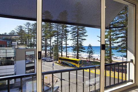 Manly Paradise Motel & Apartments - Accommodation Gladstone 4