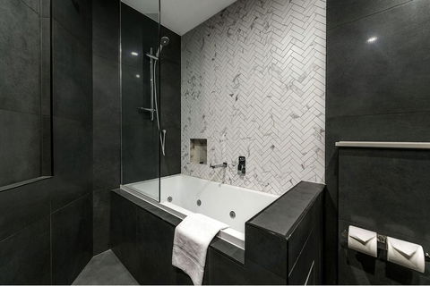 Holiday Inn & Suites - Parramatta Marsden Street, An IHG Hotel - Accommodation Gladstone 6