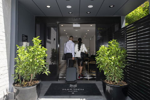 Holiday Inn & Suites - Parramatta Marsden Street, An IHG Hotel - Accommodation Gladstone 12