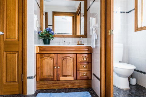 Ambience - Accommodation Gladstone 19