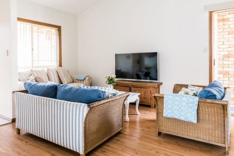 Ambience - Accommodation Gladstone 6