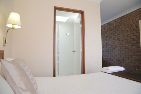 Sapphire Waters Motor Inn - Accommodation Gladstone 31