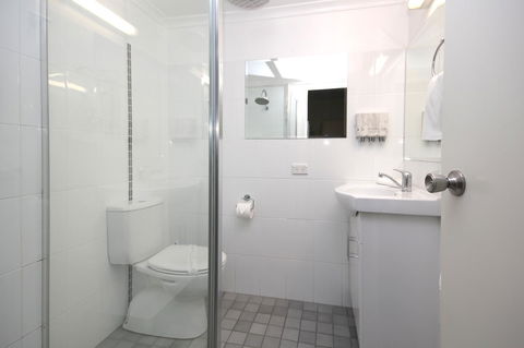 Sapphire Waters Motor Inn - Accommodation Gladstone 24