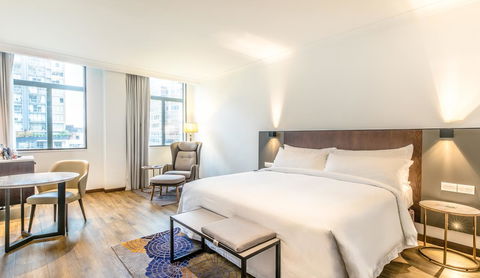 The Grace Hotel - Accommodation Gladstone 1