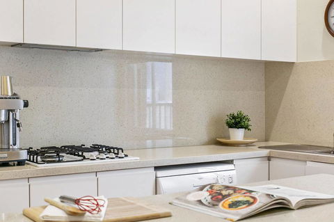 Oversized 2 Bedroom Manly Beach House - Accommodation Gladstone 2