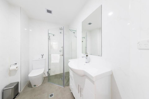 Dixon Residences - Accommodation Gladstone 13