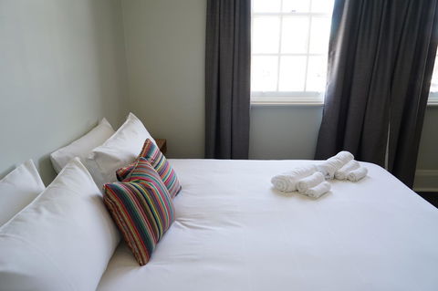 Rosehill Hotel - Accommodation Gladstone 5