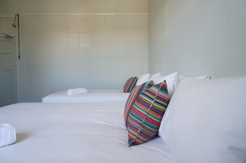 Rosehill Hotel - Accommodation Gladstone 3