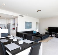 Brand New Executive Apartment - Accommodation Gladstone