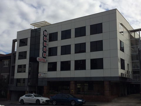 Edgecliff Lodge Motel - Accommodation Gladstone 0