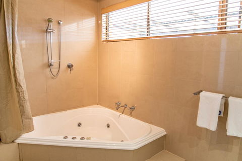 Belmont - Accommodation Gladstone 11
