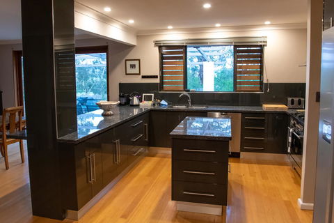 Belmont - Accommodation Gladstone 25