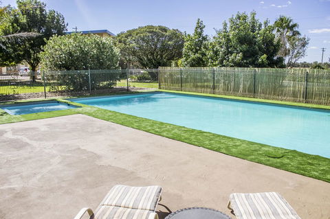 Allonville Gardens Motel - Accommodation Gladstone 9