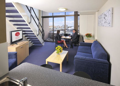 Metro Apartments On Darling Harbour - Accommodation Gladstone 6