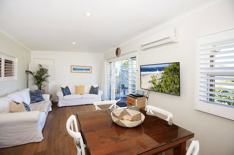 Jervis Bay Beach Shack I Pet Friendly - Accommodation Gladstone 0