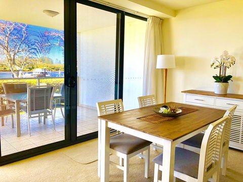 Boathouse Resort (Water Front) - Accommodation Gladstone 2