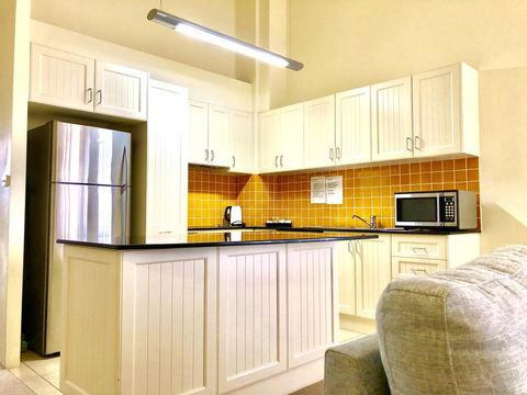Boathouse Resort (Water Front) - Accommodation Gladstone 20