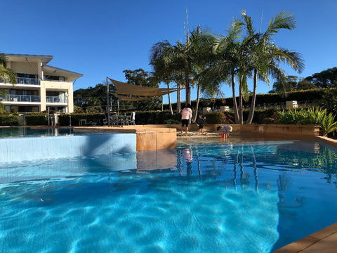 Boathouse Resort (Water Front) - Accommodation Gladstone 11