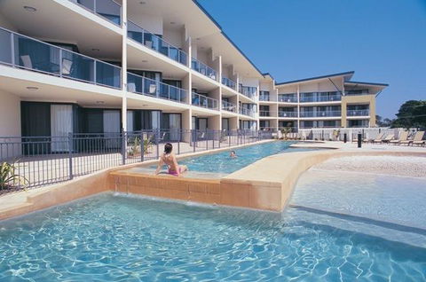 Boathouse Resort (Water Front) - Accommodation Gladstone 23
